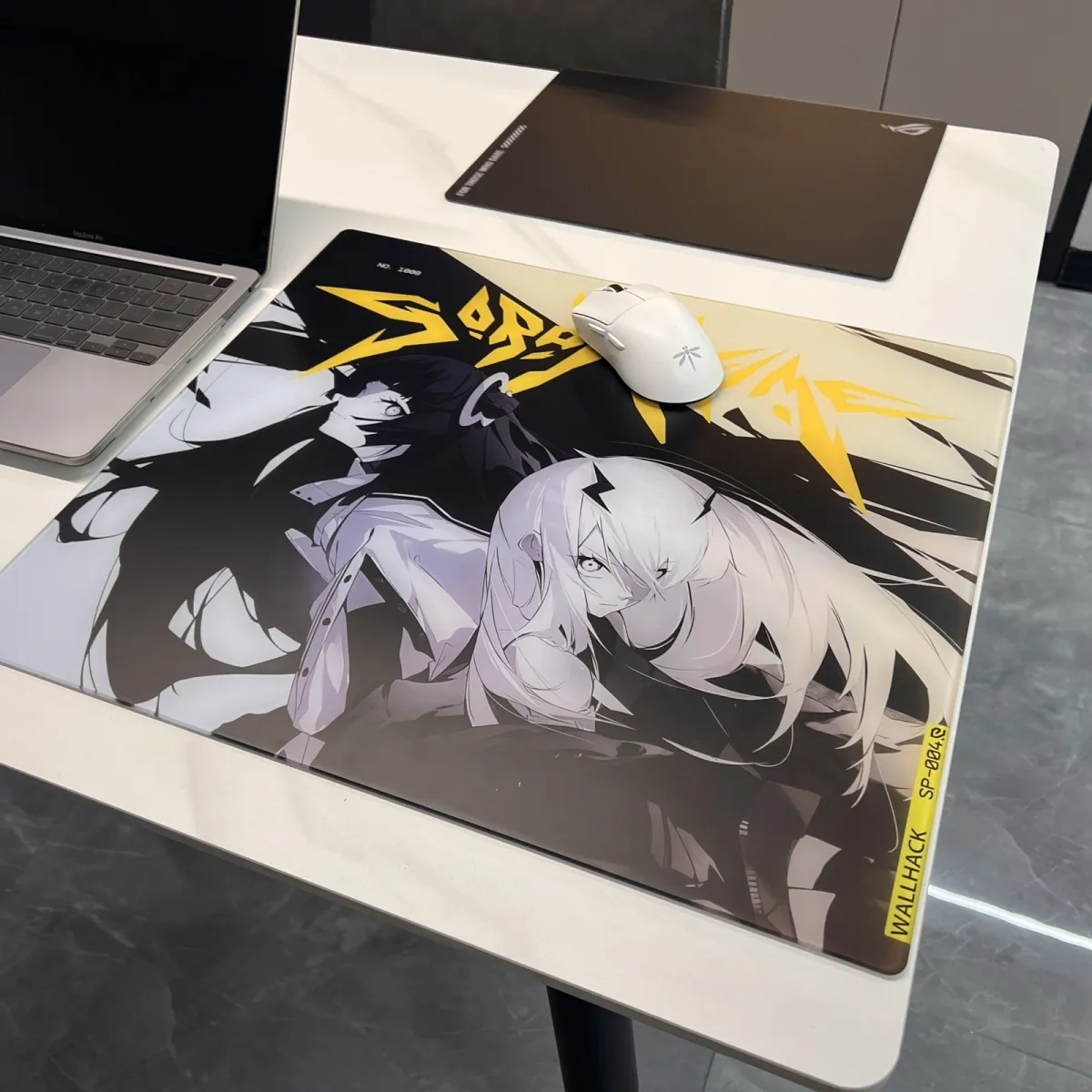 Tapis de souris en verre noir  - Esports Gaming Table avis et prix